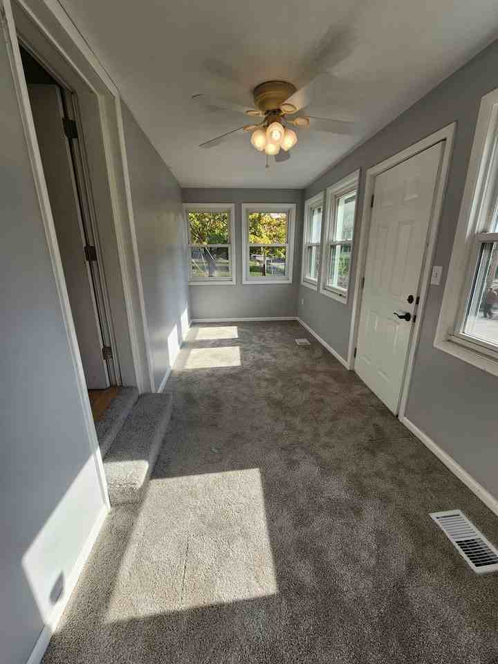 97 E Emerling Ave - Photo 4 of 37