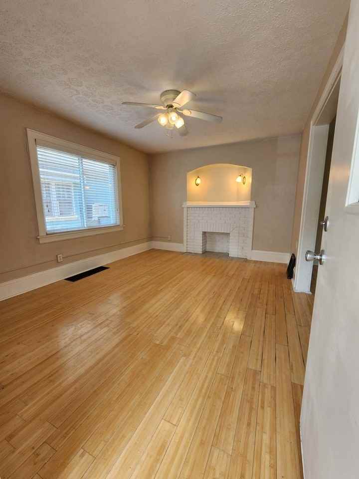 97 E Emerling Ave - Photo 5 of 37