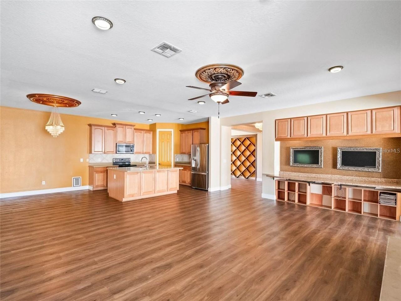 3934 Marietta Way - Photo 3 of 10