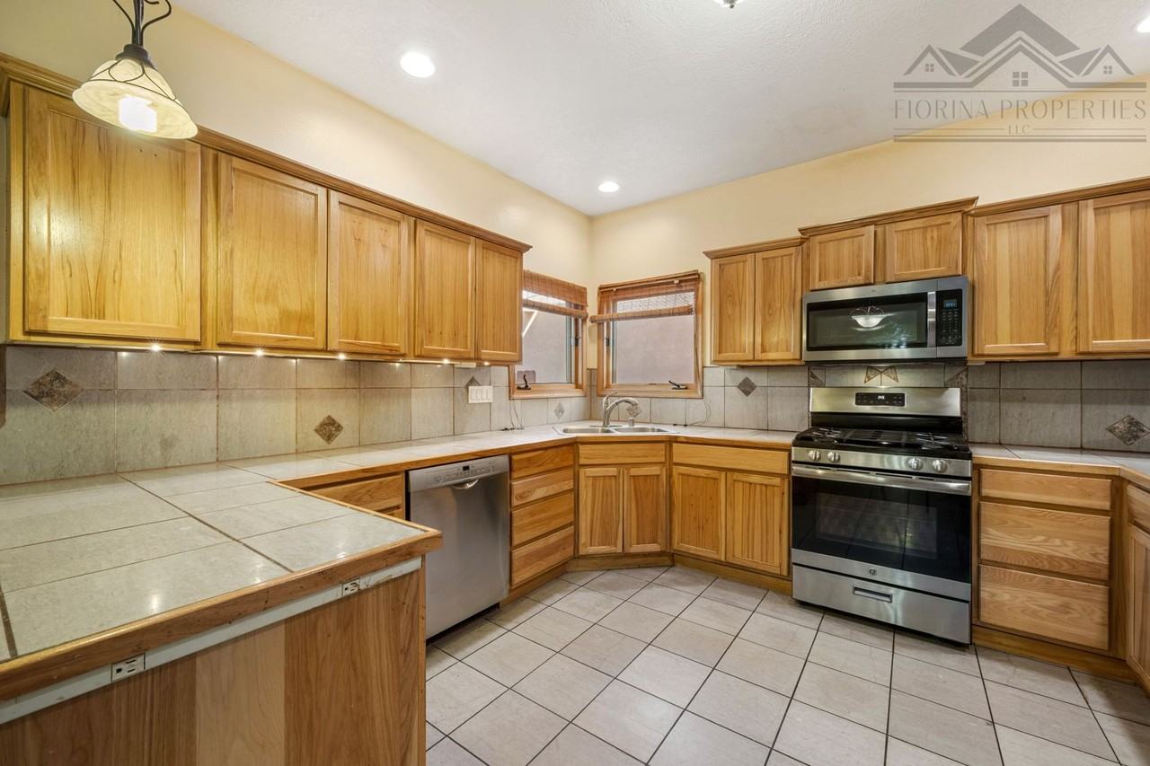 6442 Cerros Grandes Dr - Photo 7 of 22