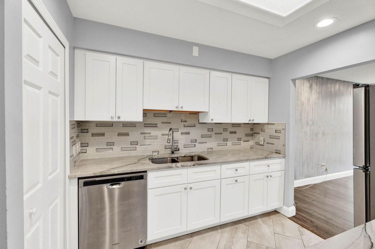 4047 West Maple Road - Photo 6 of 36