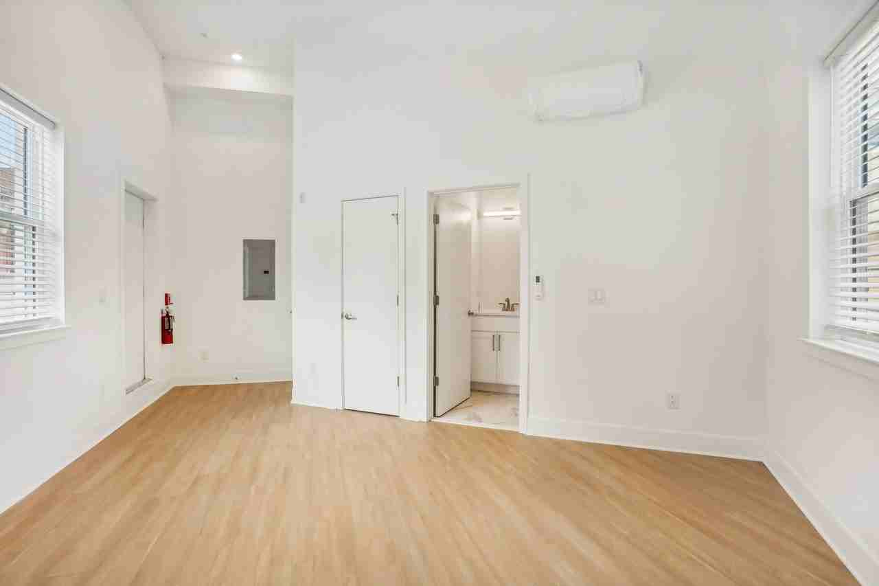 Nova Commons - Photo 3 of 16