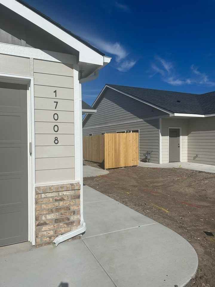 17008 Wellcrest Street - Photo 2 of 22