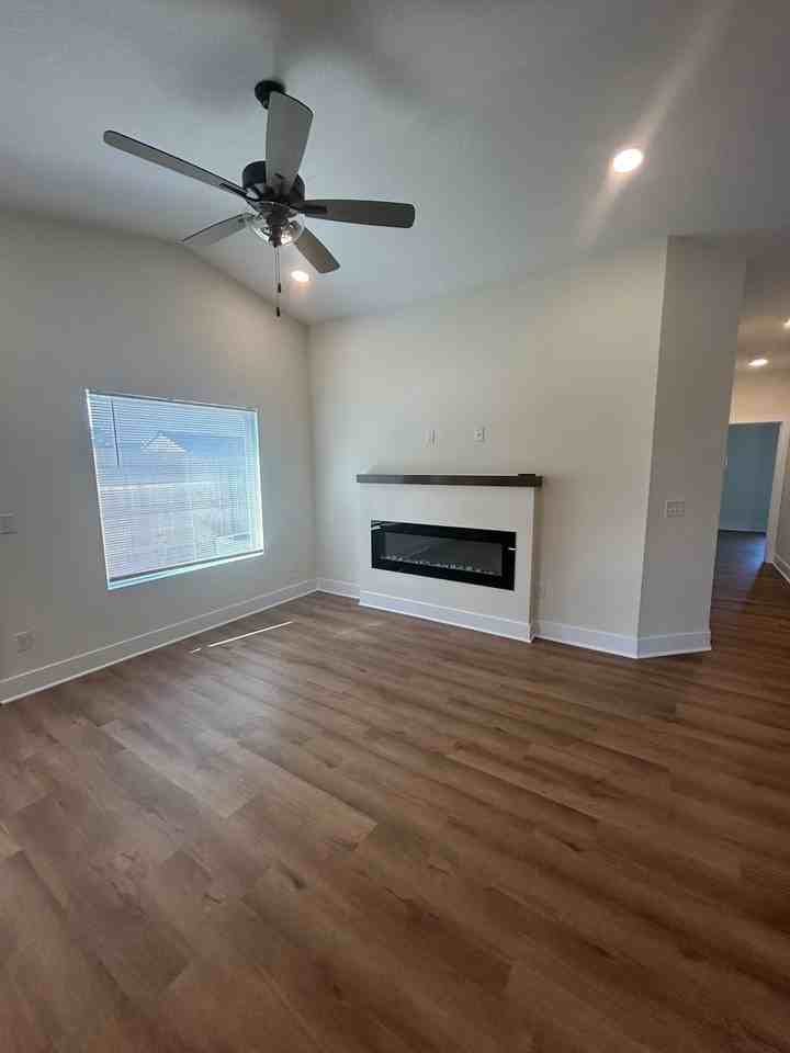 17008 Wellcrest Street - Photo 3 of 22