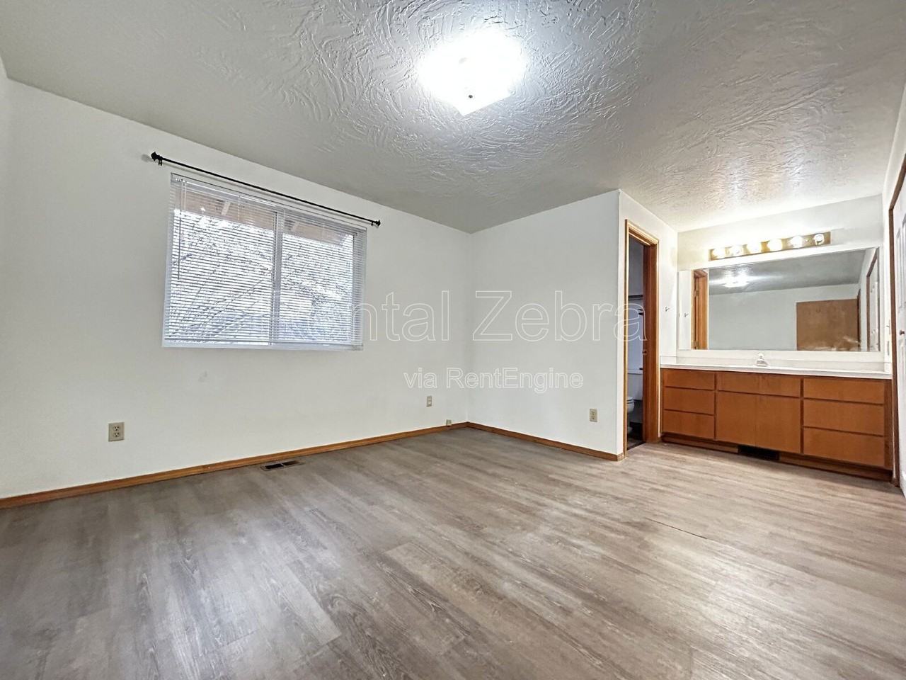 1818 Ne Wichita Way #1818 - Photo 3 of 5