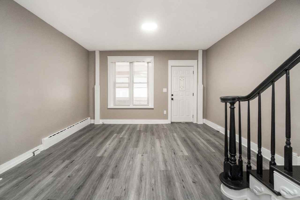 657 Lamb St - Photo 5 of 40