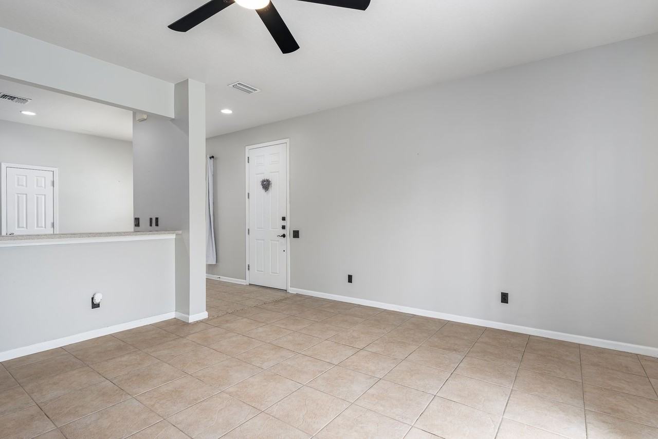 9767 50th Street Cir E - Photo 5 of 20