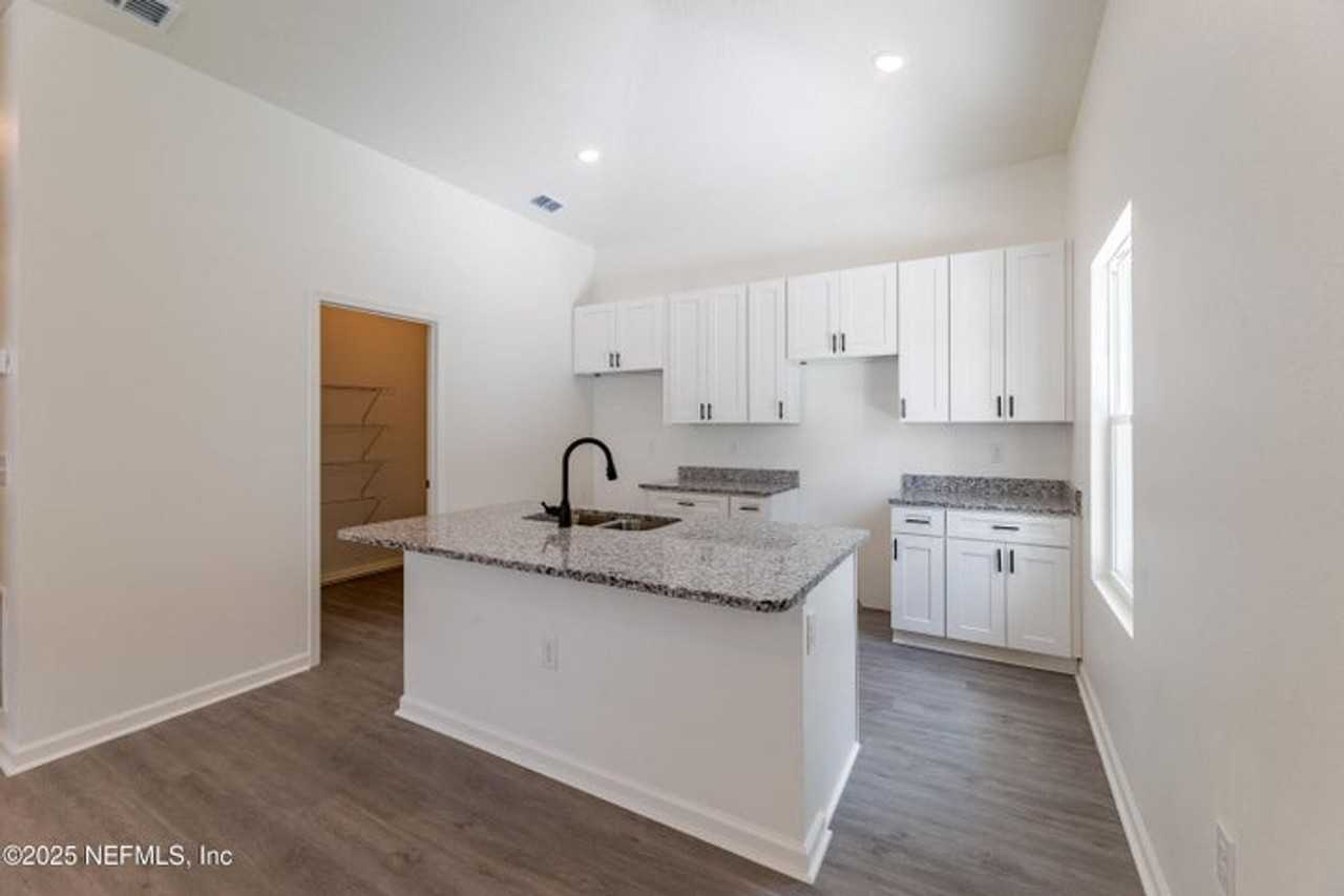 8119 Siskin Ave - Photo 7 of 20