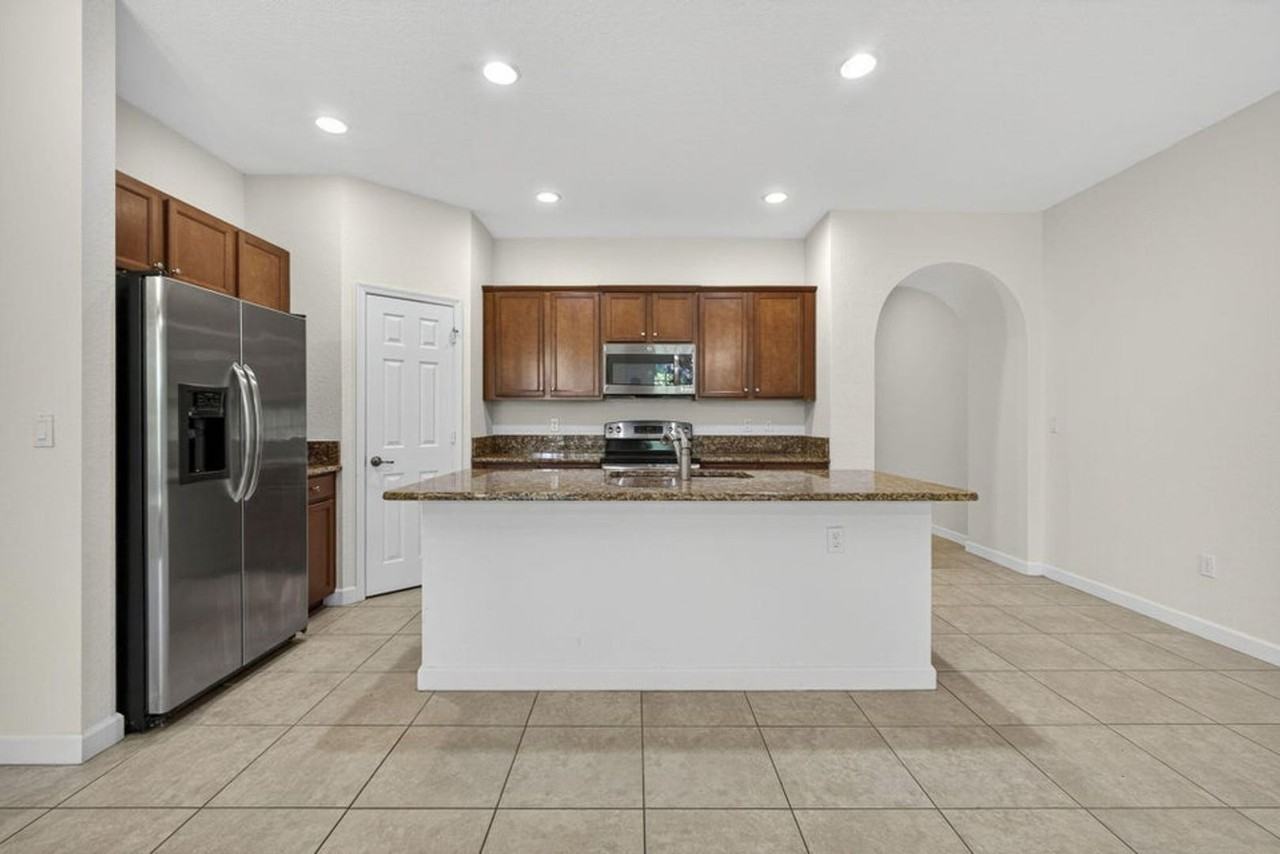10348 Wellington Parc Dr - Photo 3 of 20