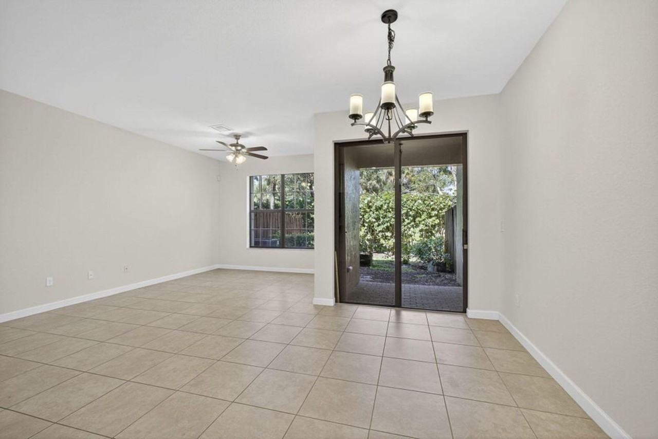 10348 Wellington Parc Dr - Photo 4 of 20