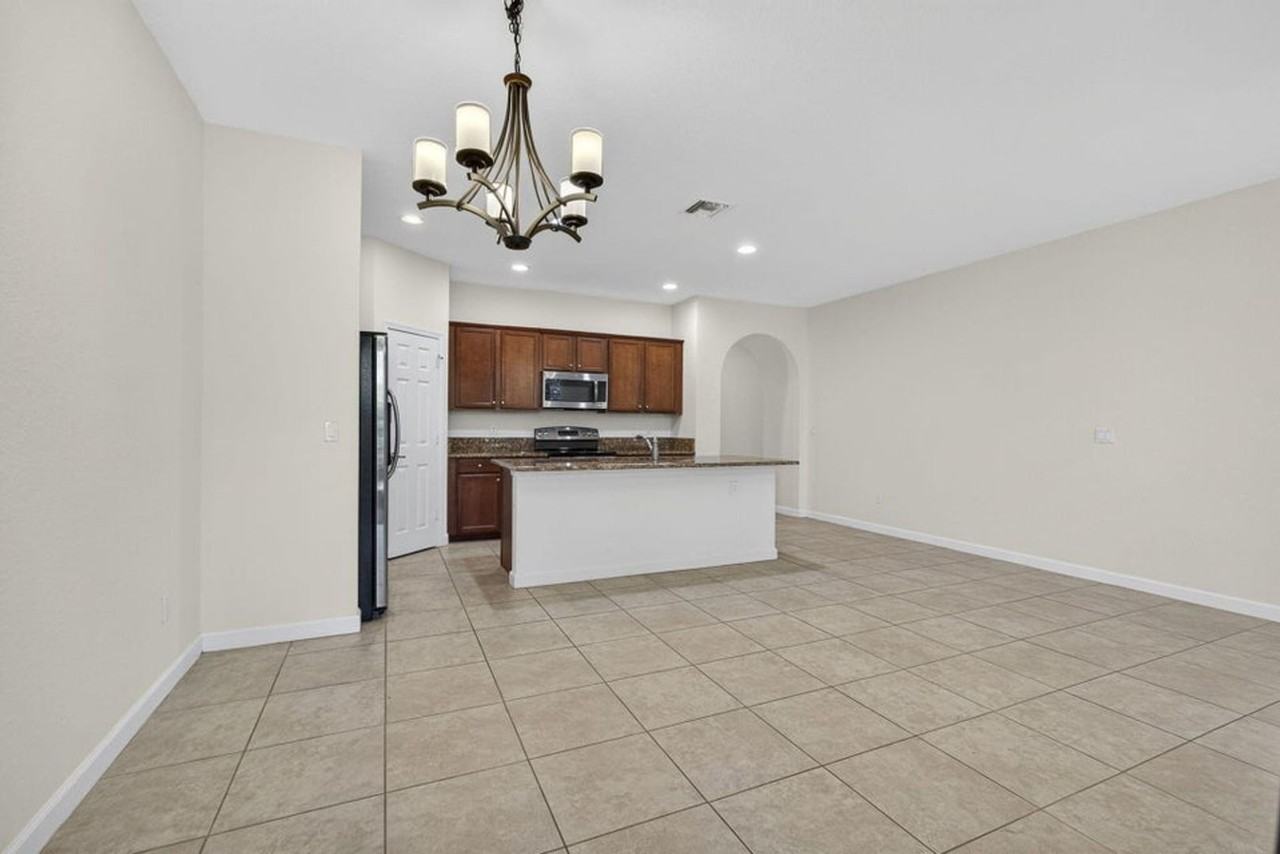 10348 Wellington Parc Dr - Photo 5 of 20