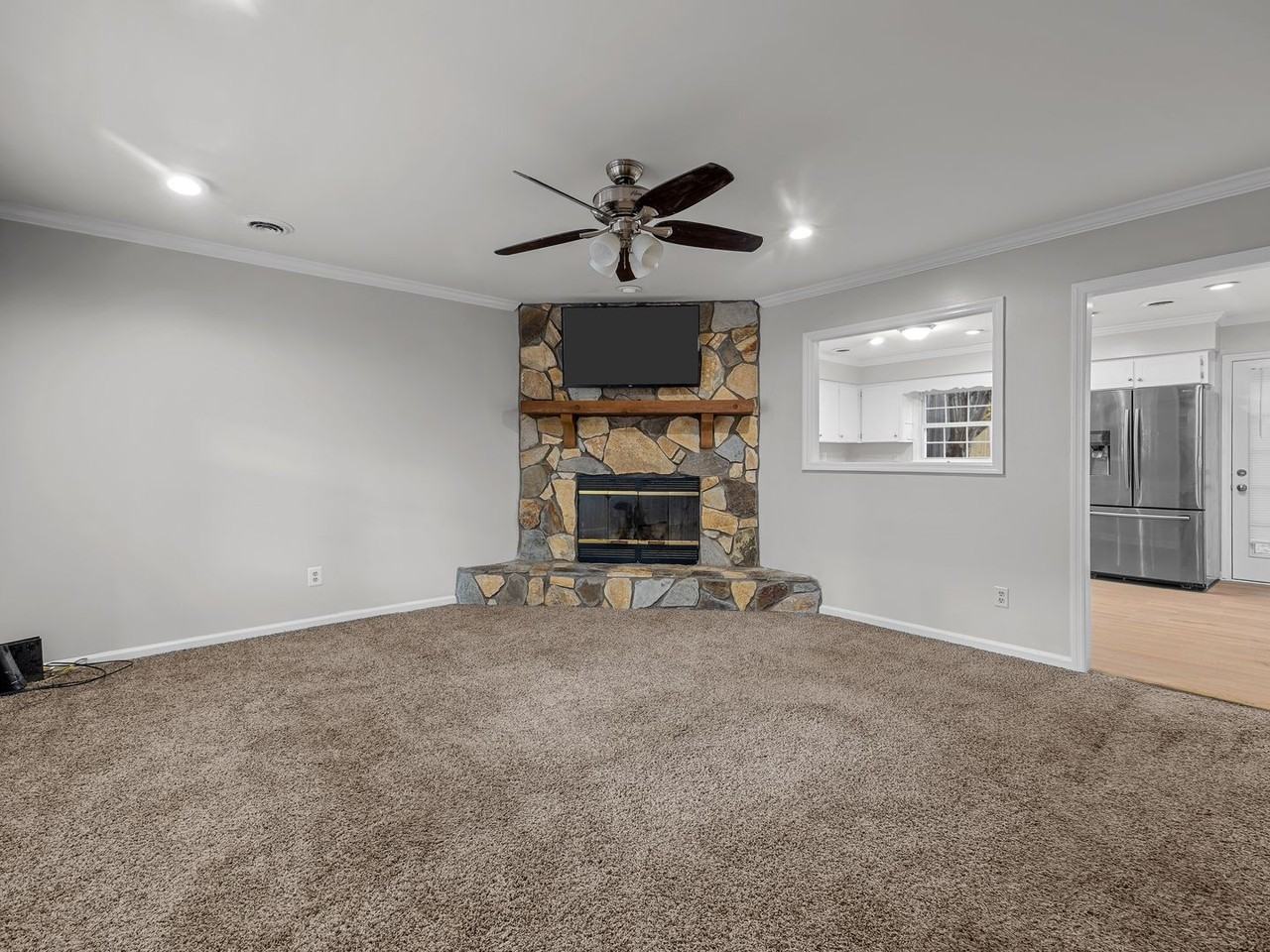 13 Sunridge Ct - Photo 3 of 21