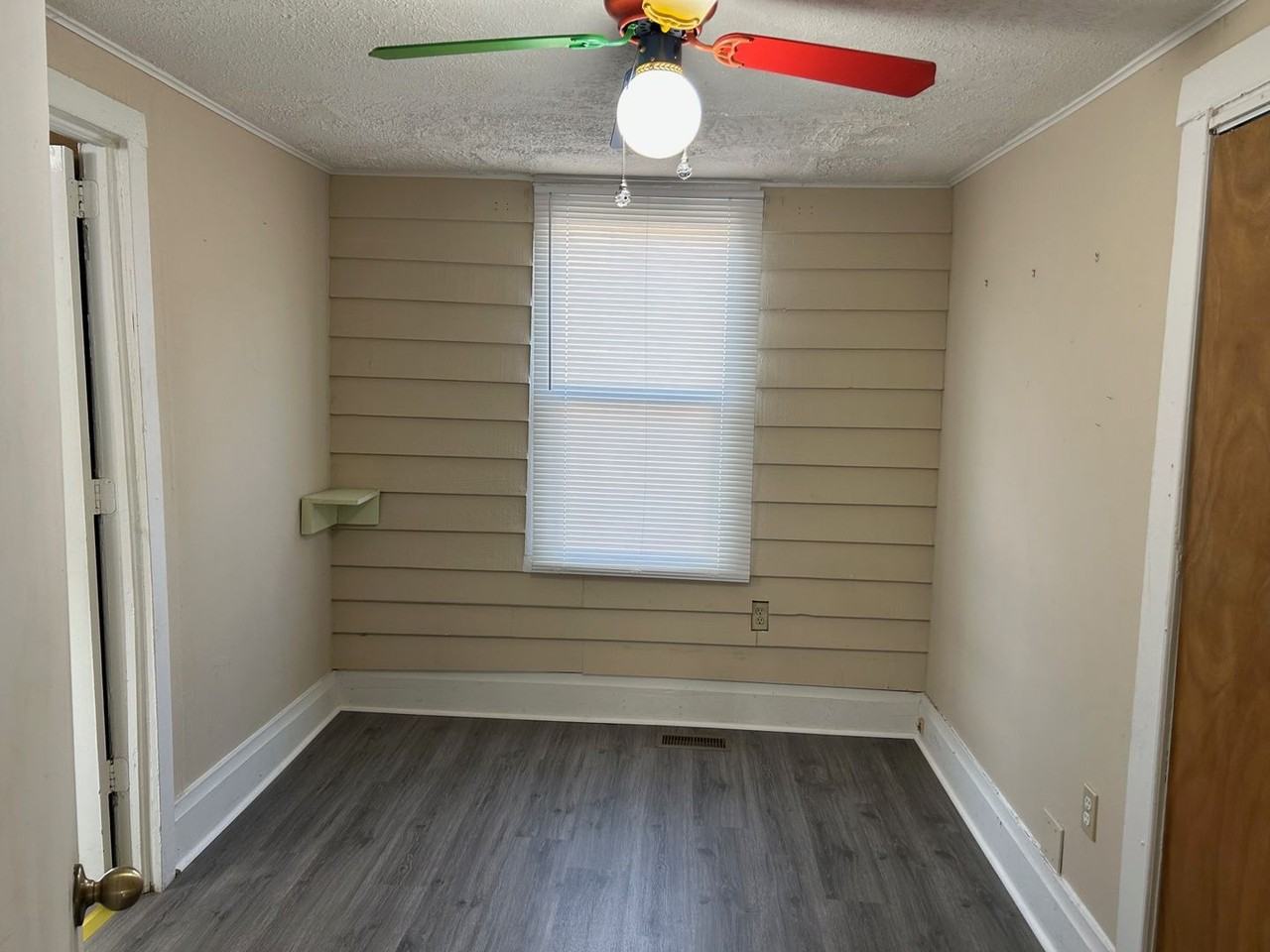 1020 Fairview Ave - Photo 3 of 10