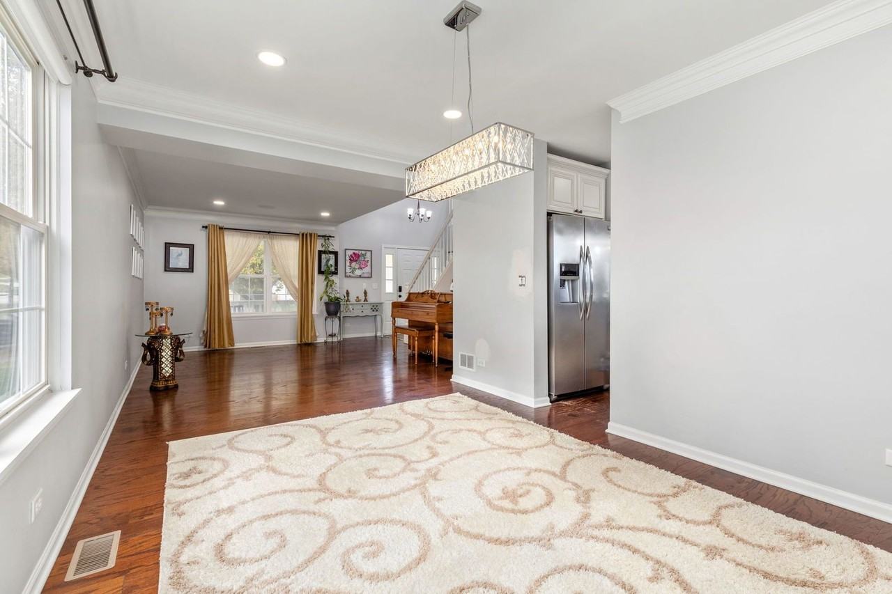 3144 Bennett Pl - Photo 5 of 32