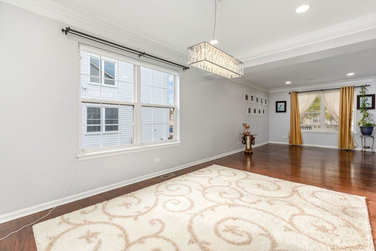 3144 Bennett Pl - Photo 6 of 32