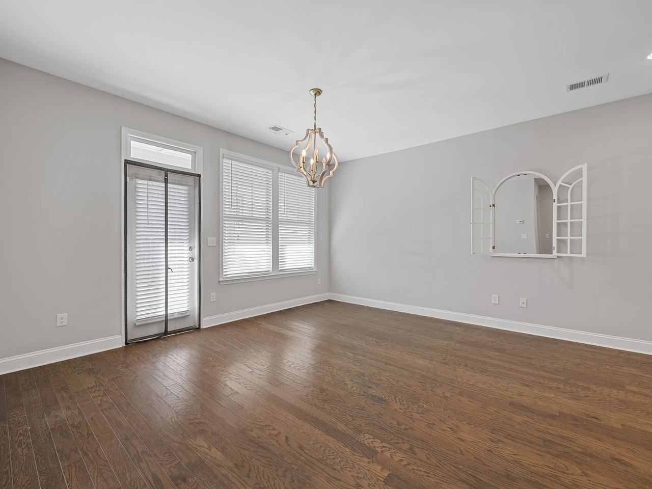 4 Tatum Ln - Photo 7 of 35