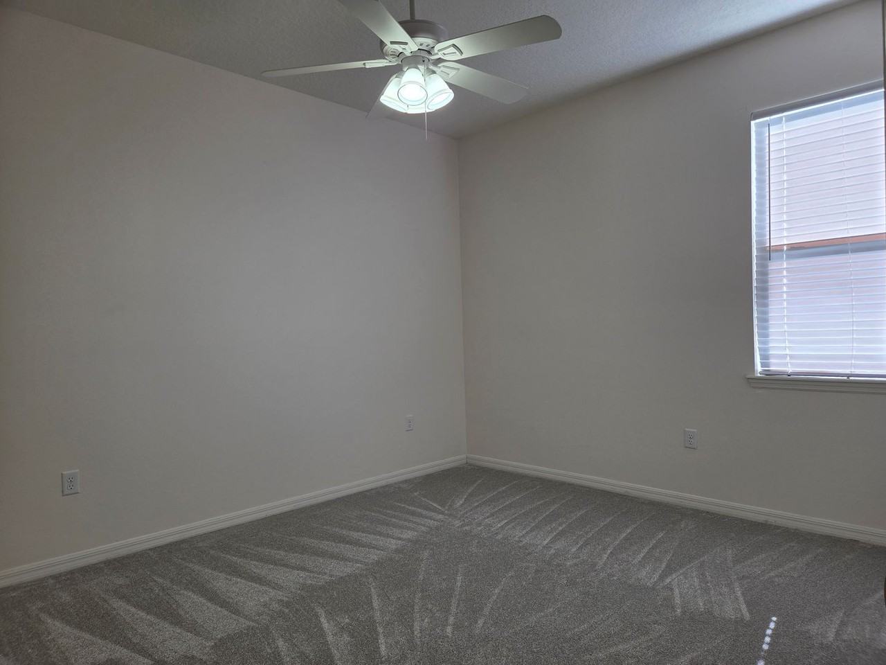 213 Blackstone Creek Rd - Photo 5 of 35