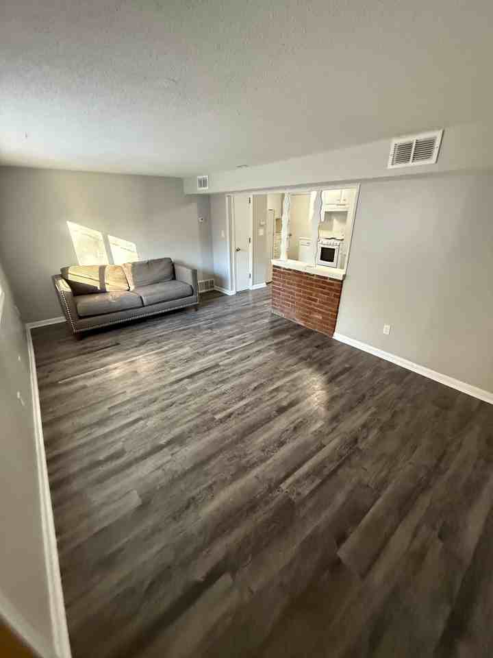 903 1/2 E Frederick St - Photo 3 of 20