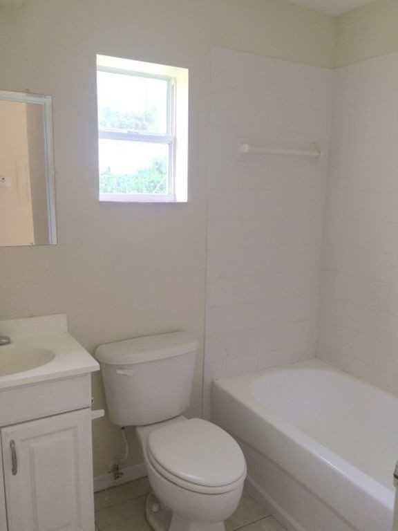 14640 10th St - Photo 3 of 6