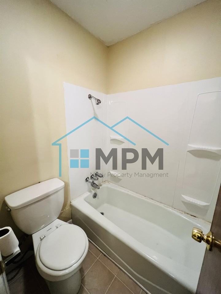 62 W Elmwood Dr #C - Photo 6 of 13