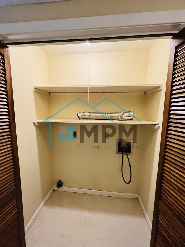 62 W Elmwood Dr #C - Photo 6 of 13