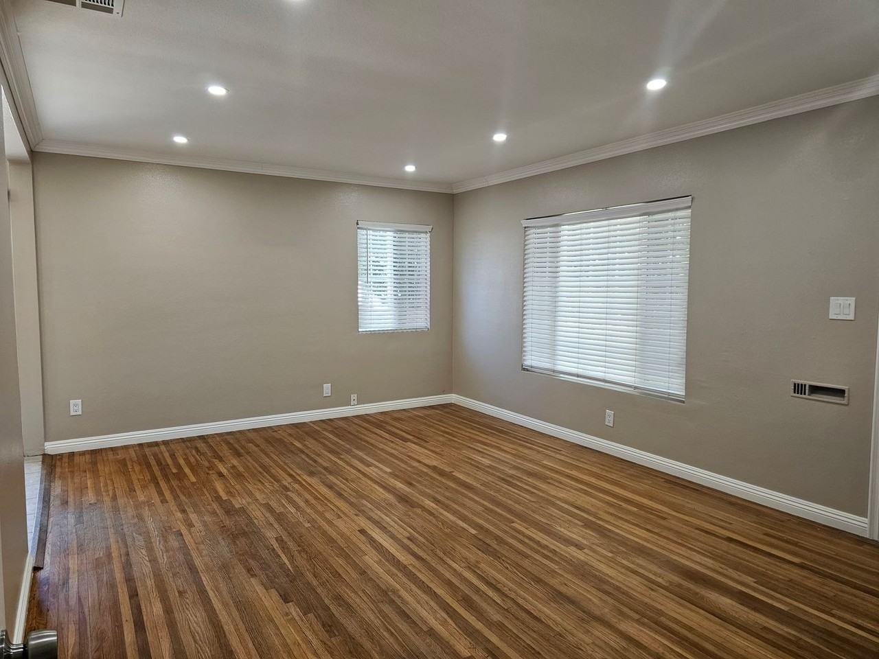 19869 Roscoe Blvd - Photo 2 of 16