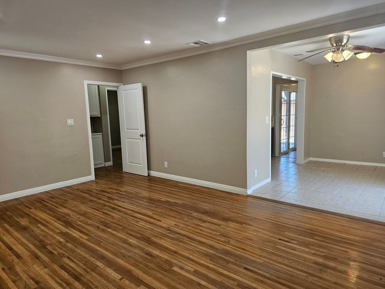 19869 Roscoe Blvd - Photo 3 of 16