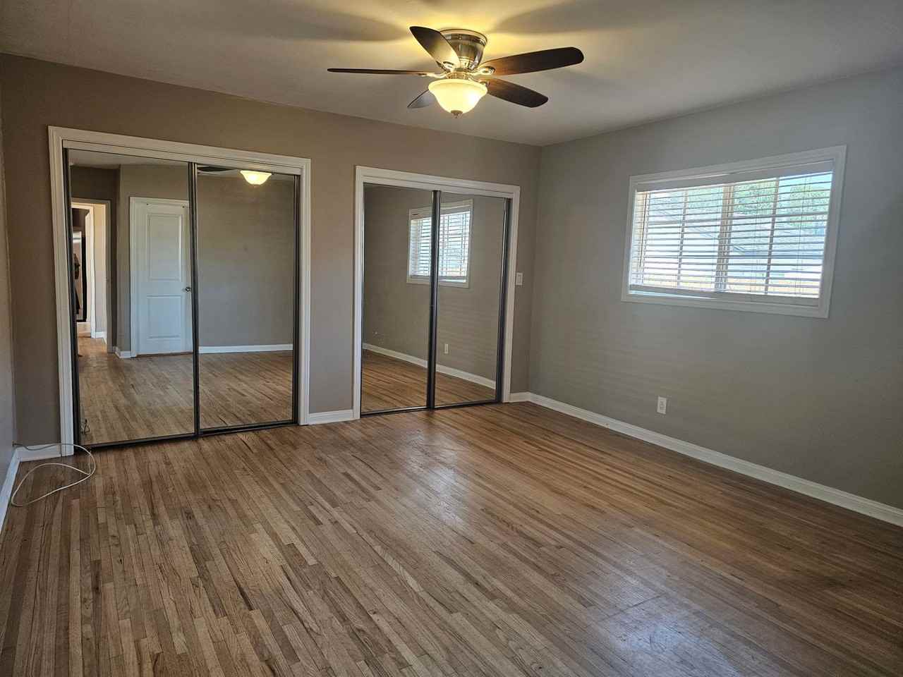 19869 Roscoe Blvd - Photo 6 of 16