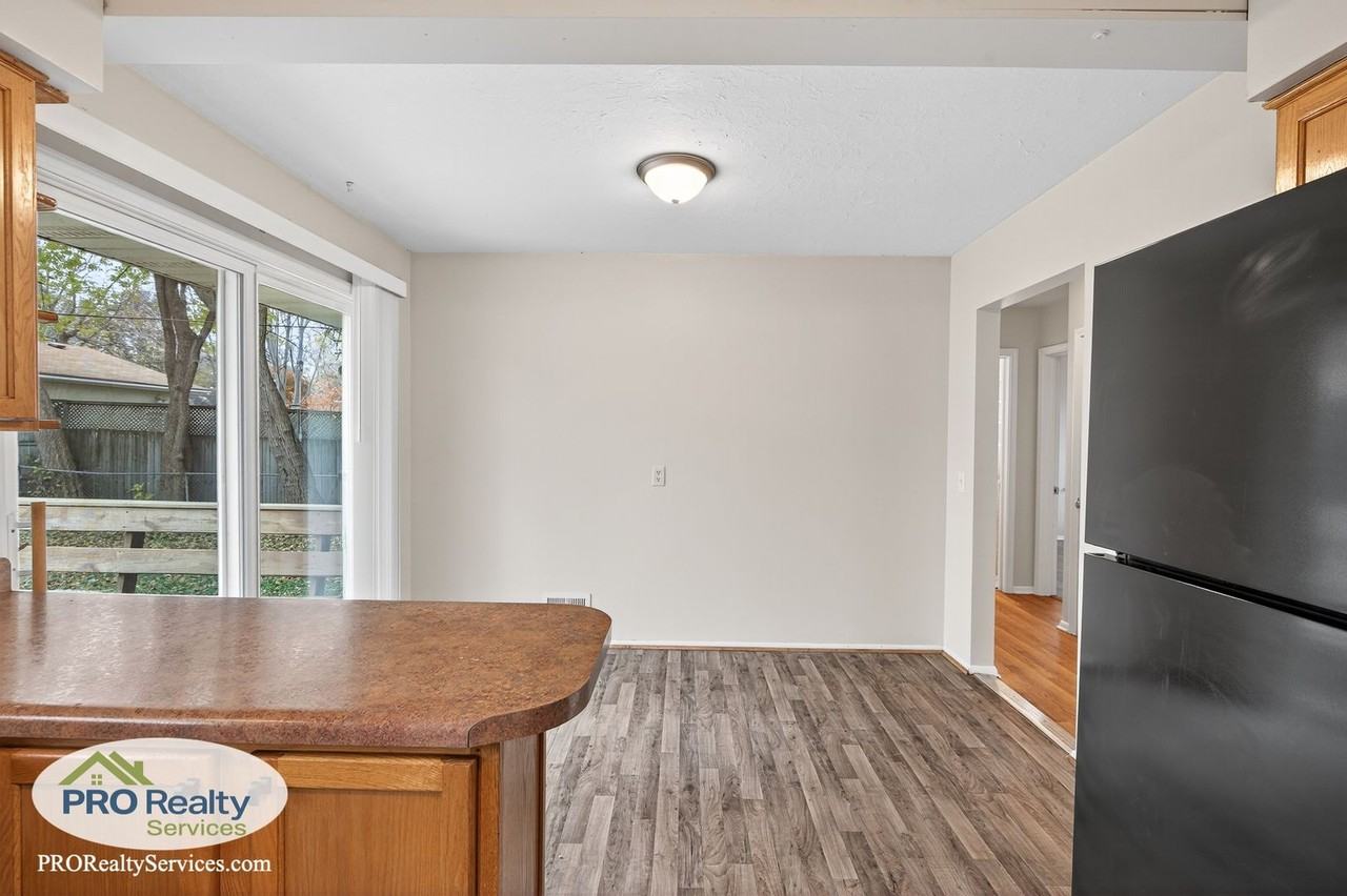 418 2nd Ave E - Photo 3 of 28