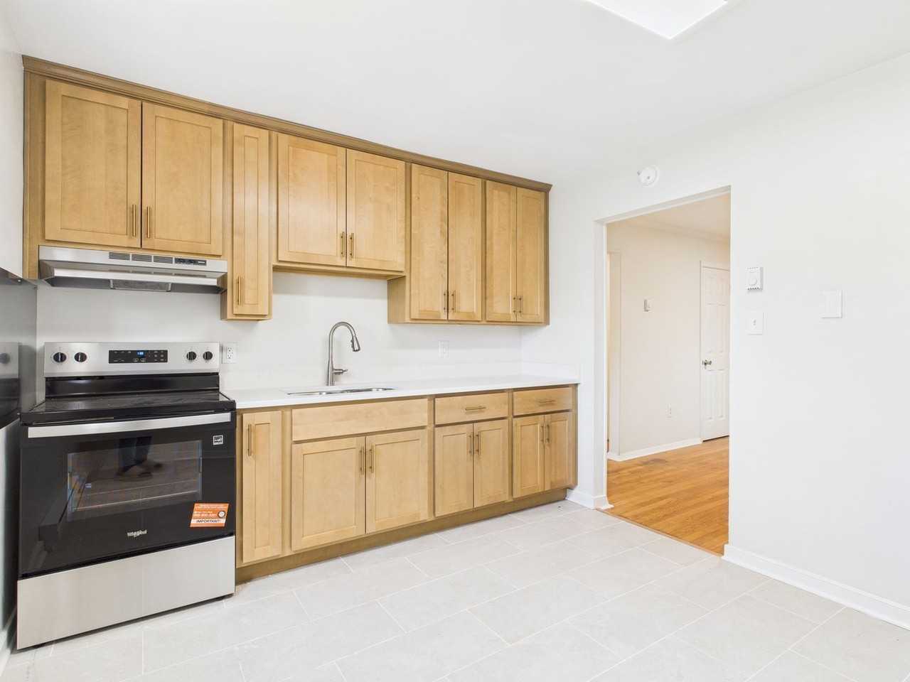 3117 Meadowbridge Rd #2 - Photo 3 of 10