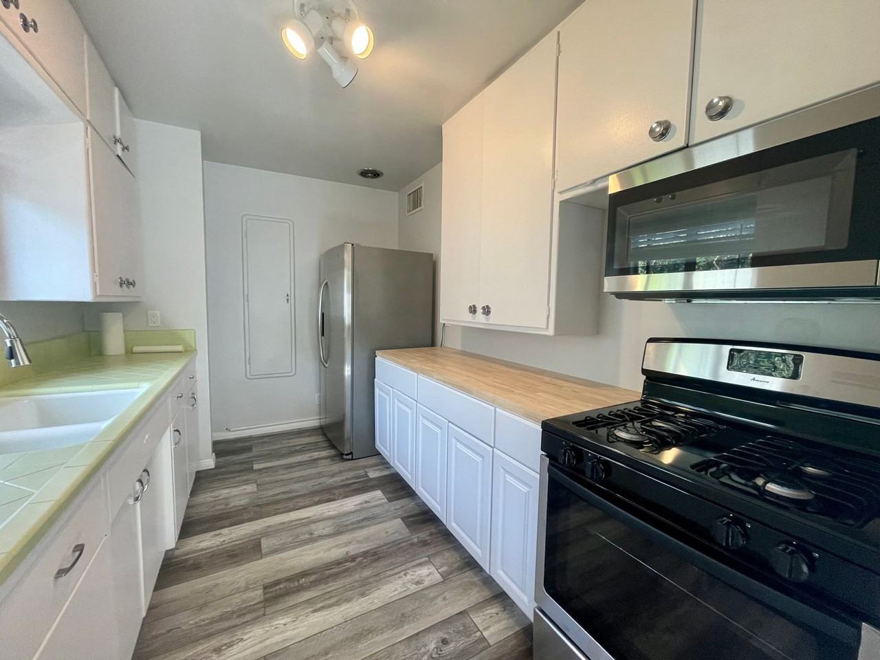 529 S Calle Abronia #3 - Photo 7 of 18