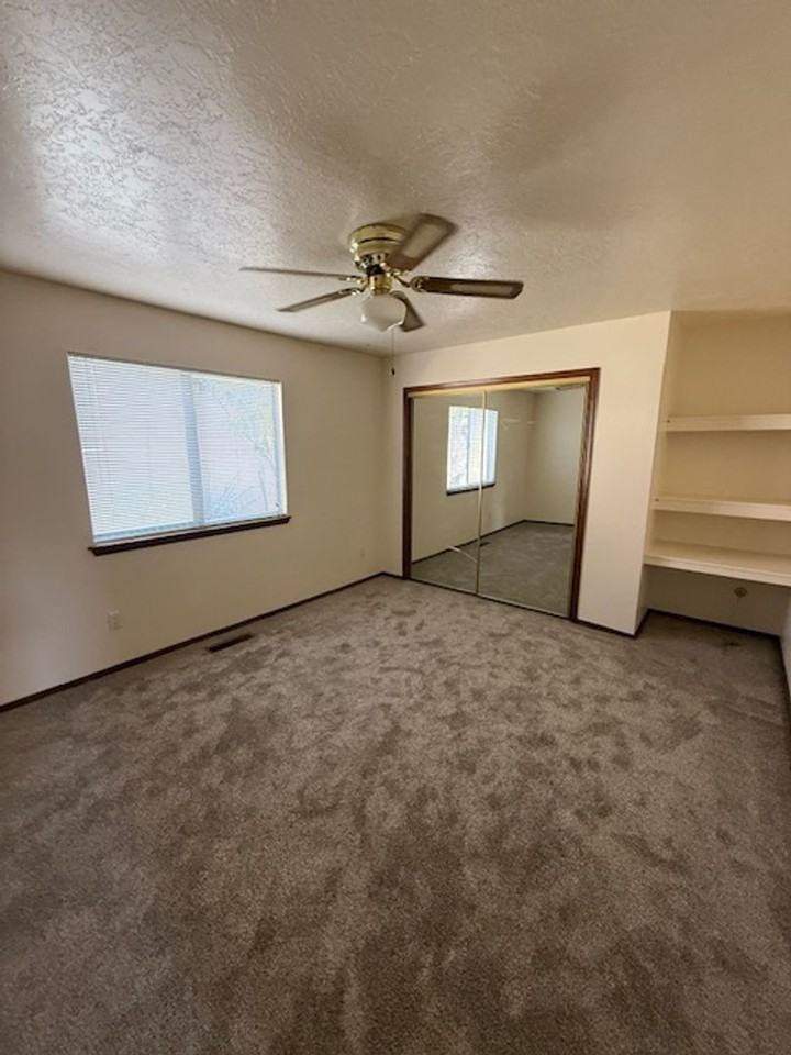 12800 Comanche Road Northeast #12 - Photo 7 of 16