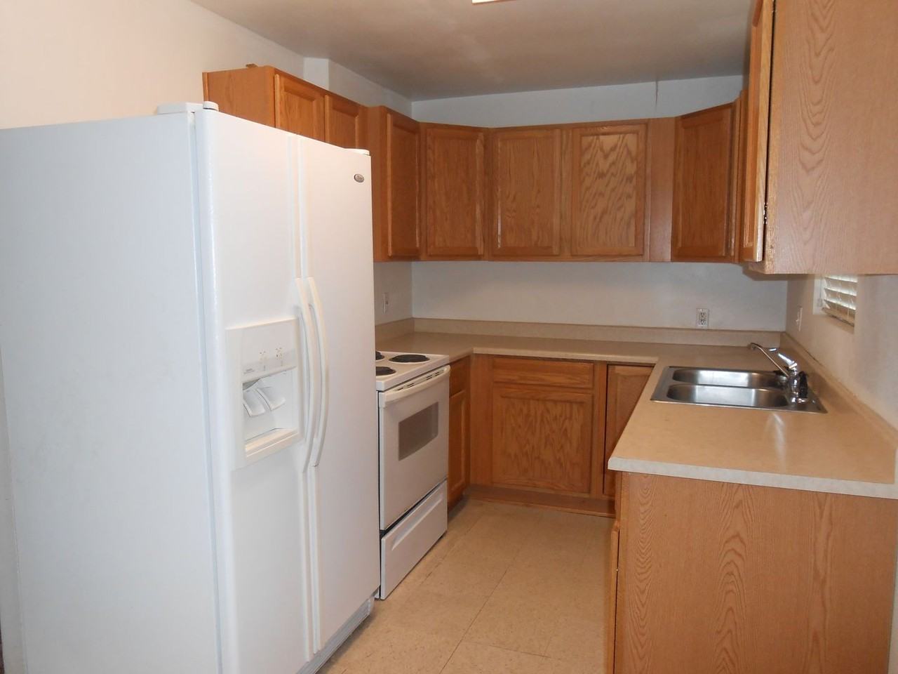 1433 Lincoln St - Photo 2 of 6