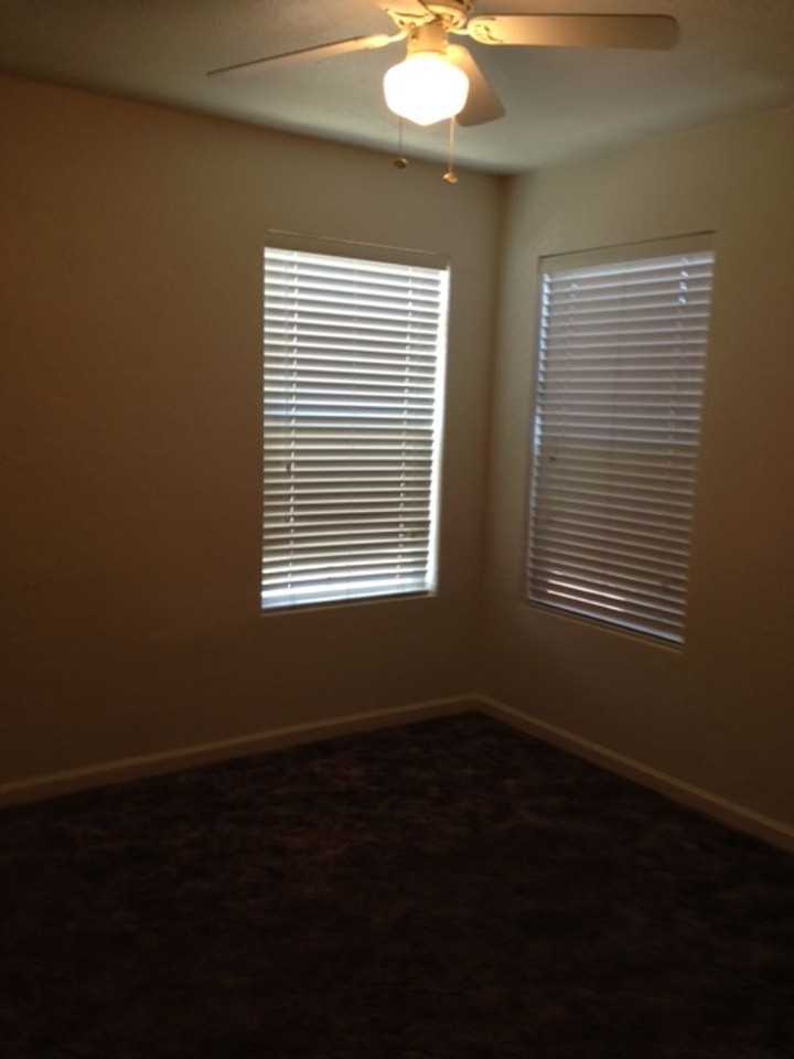 1433 Lincoln St - Photo 5 of 6