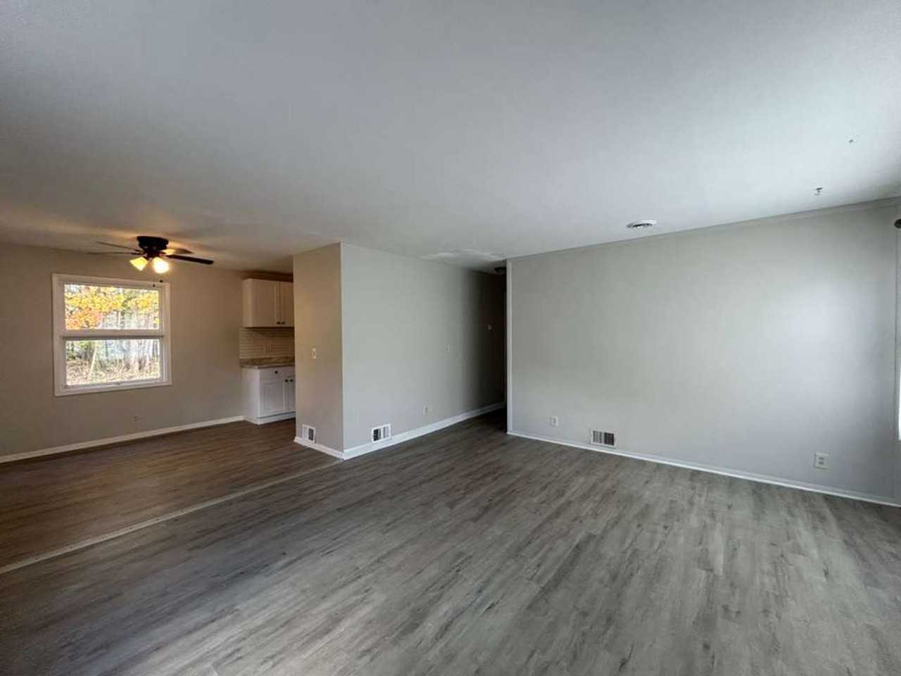 8363 Edgewood Rd - Photo 4 of 18