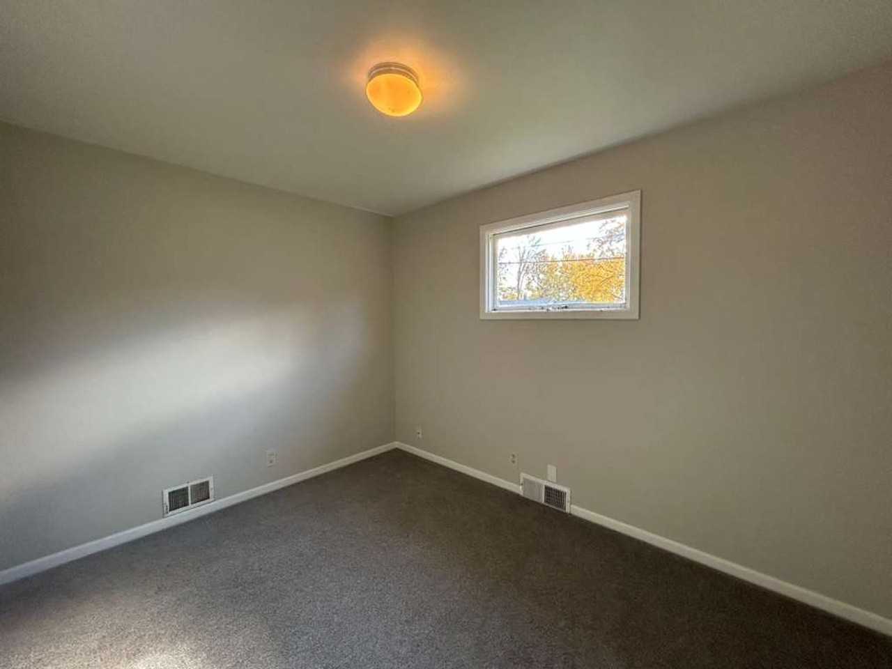 8363 Edgewood Rd - Photo 6 of 18