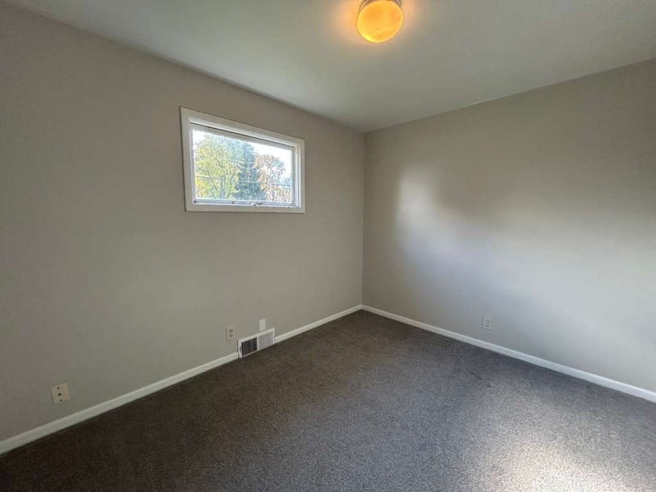 8363 Edgewood Rd - Photo 7 of 18