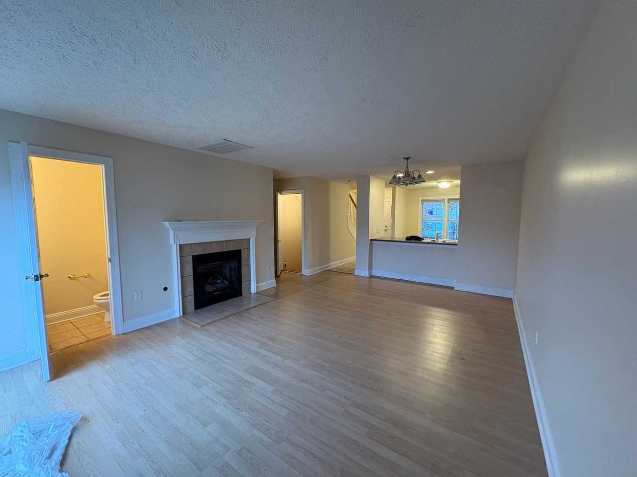 825 Oaktree Blvd - Photo 5 of 8