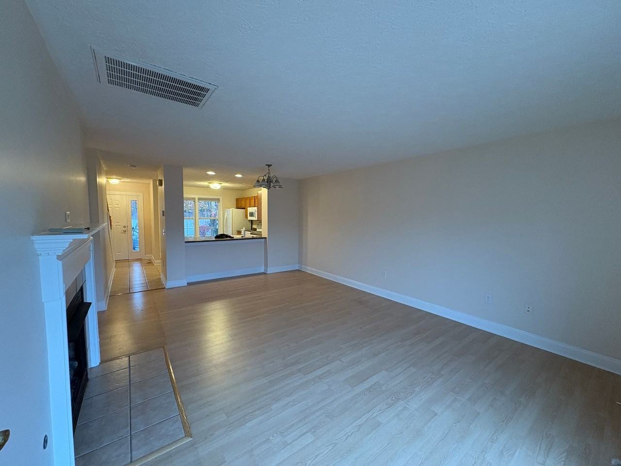 825 Oaktree Blvd - Photo 6 of 8