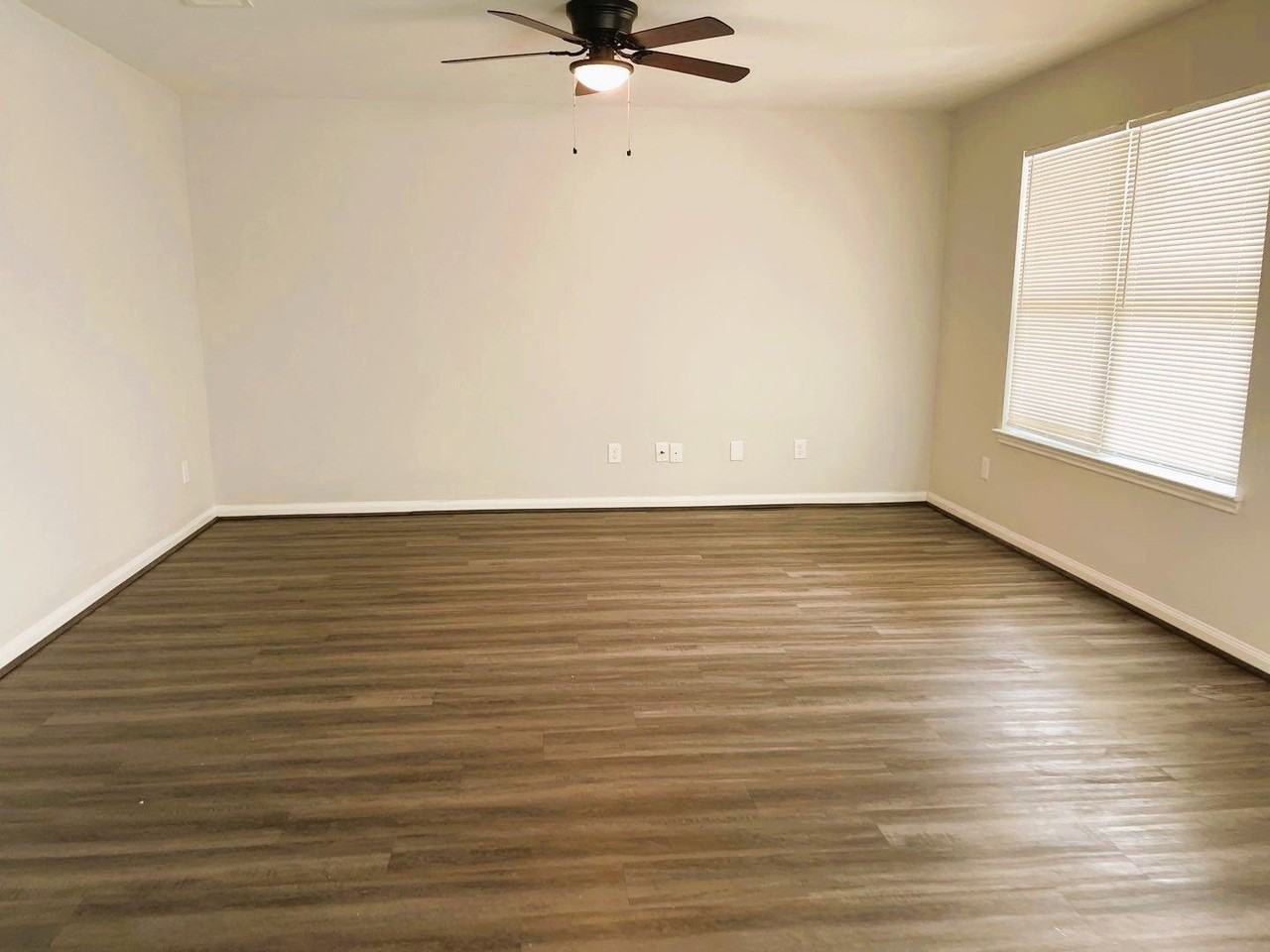 8005 Talton St - Photo 6 of 16