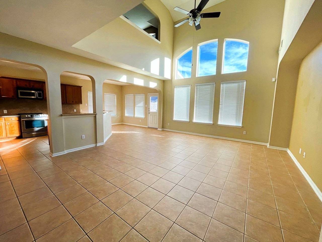 26311 Meadow Dawn Ln - Photo 7 of 39