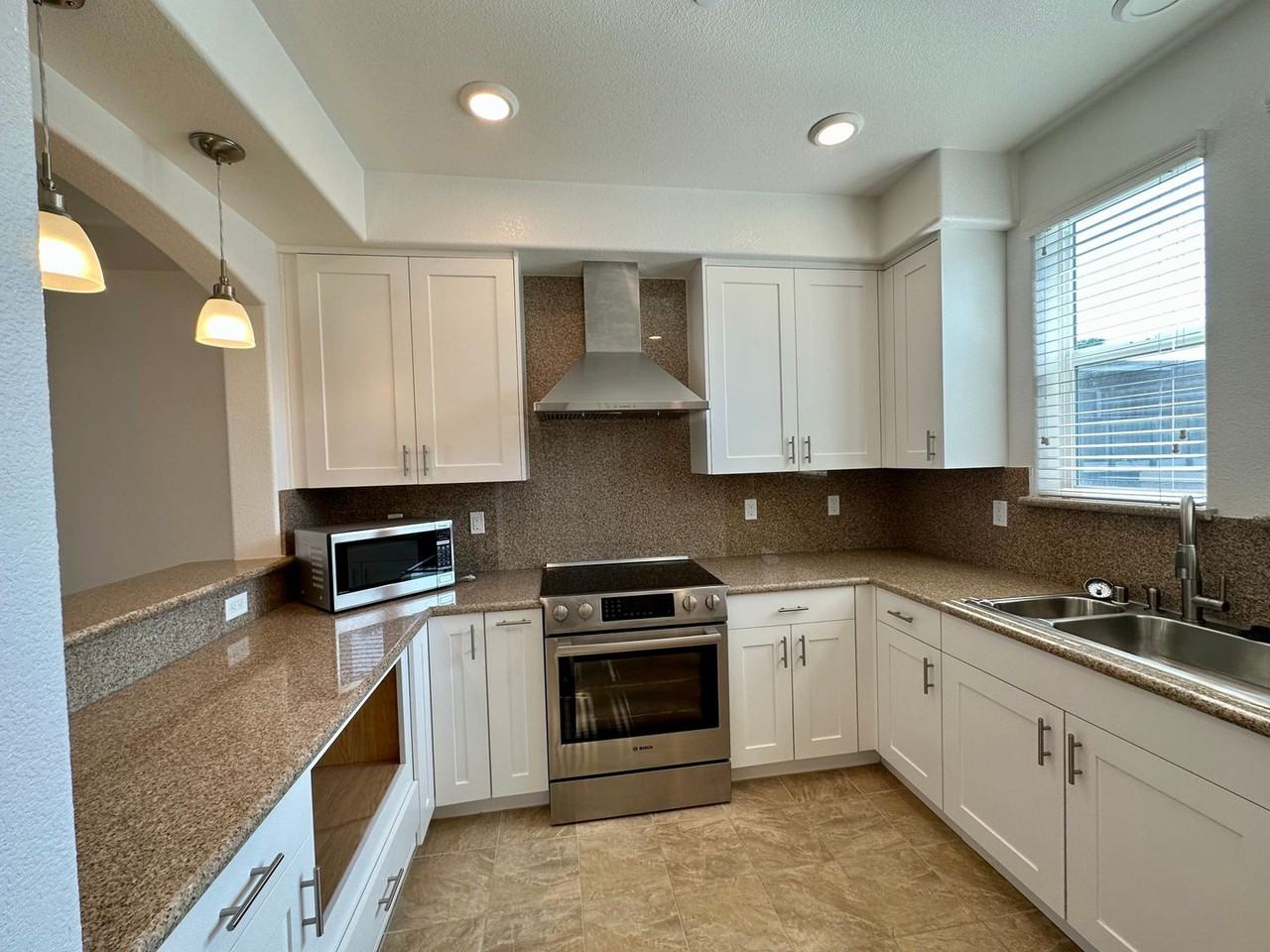 4038 Central Avenue - Photo 4 of 9