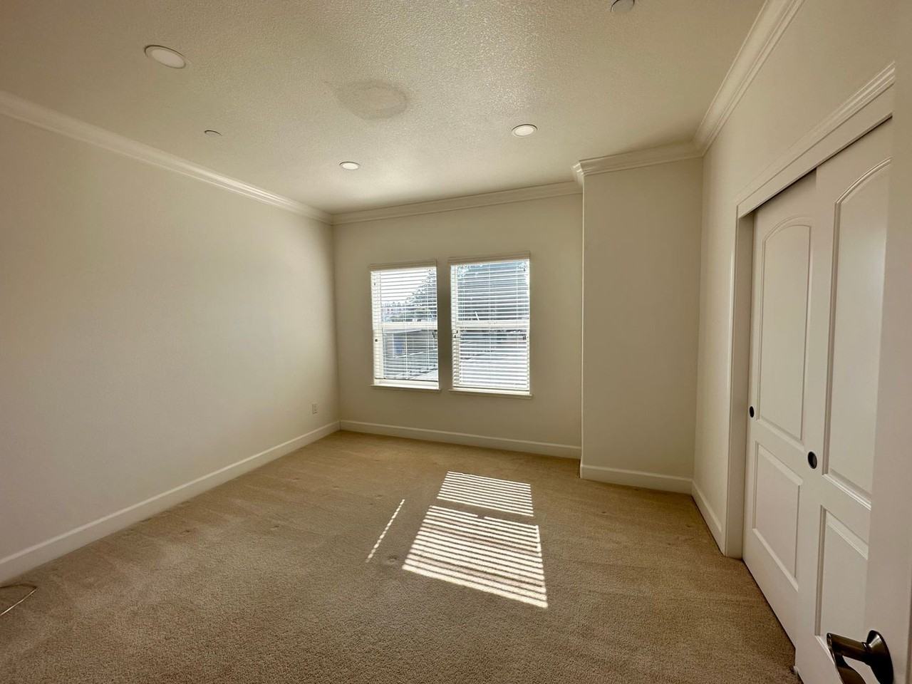 4038 Central Avenue - Photo 6 of 9