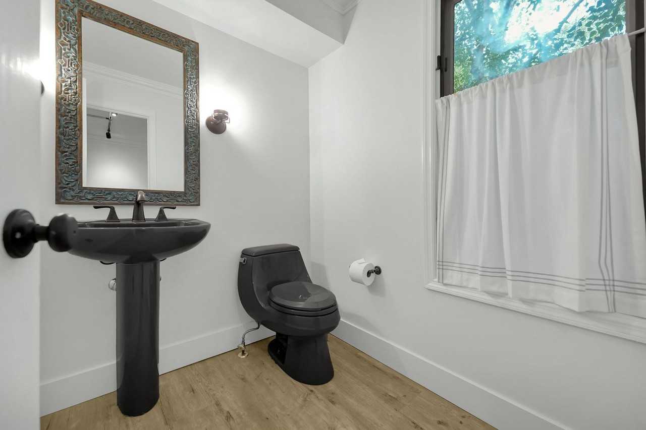 992 Neil Ave - Photo 6 of 27