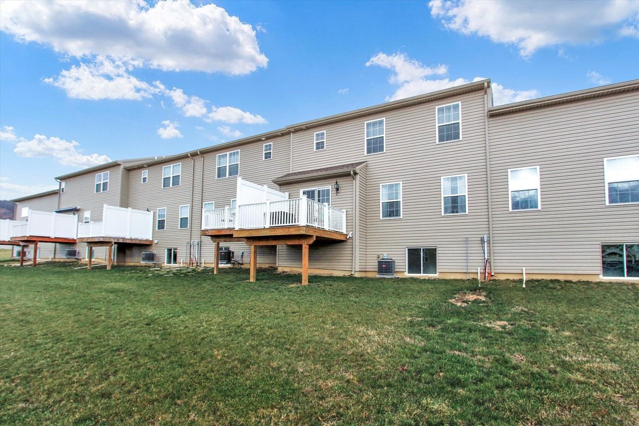 2751 Post Dr #1 - Photo 2 of 17