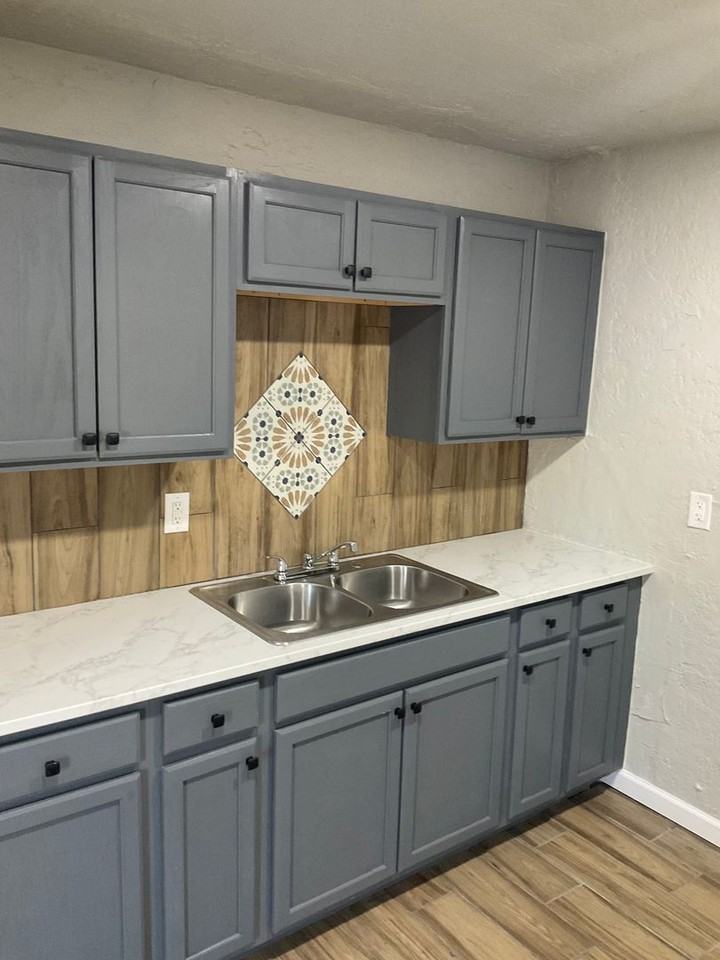 4713 Se 28th St - Photo 2 of 8