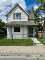 featured image of 1418 Phoenix Ave