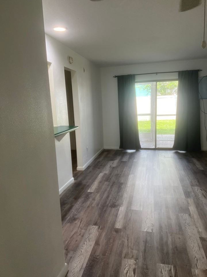 22302 Vick St #112 - Photo 5 of 9