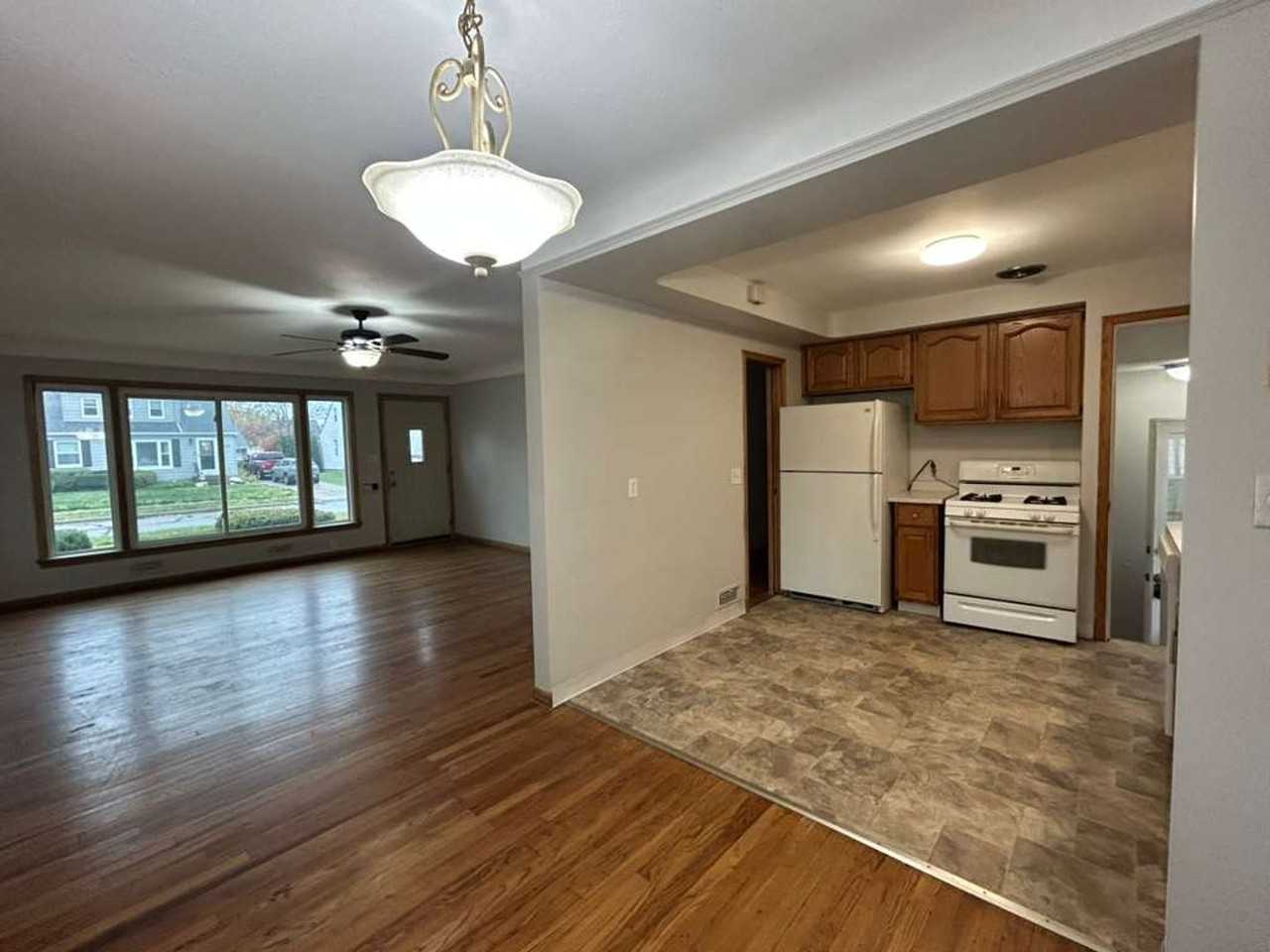 30021 Oakdale Rd - Photo 4 of 16