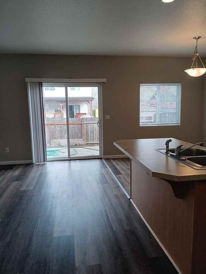 652 Jasmine Cir - Photo 4 of 29